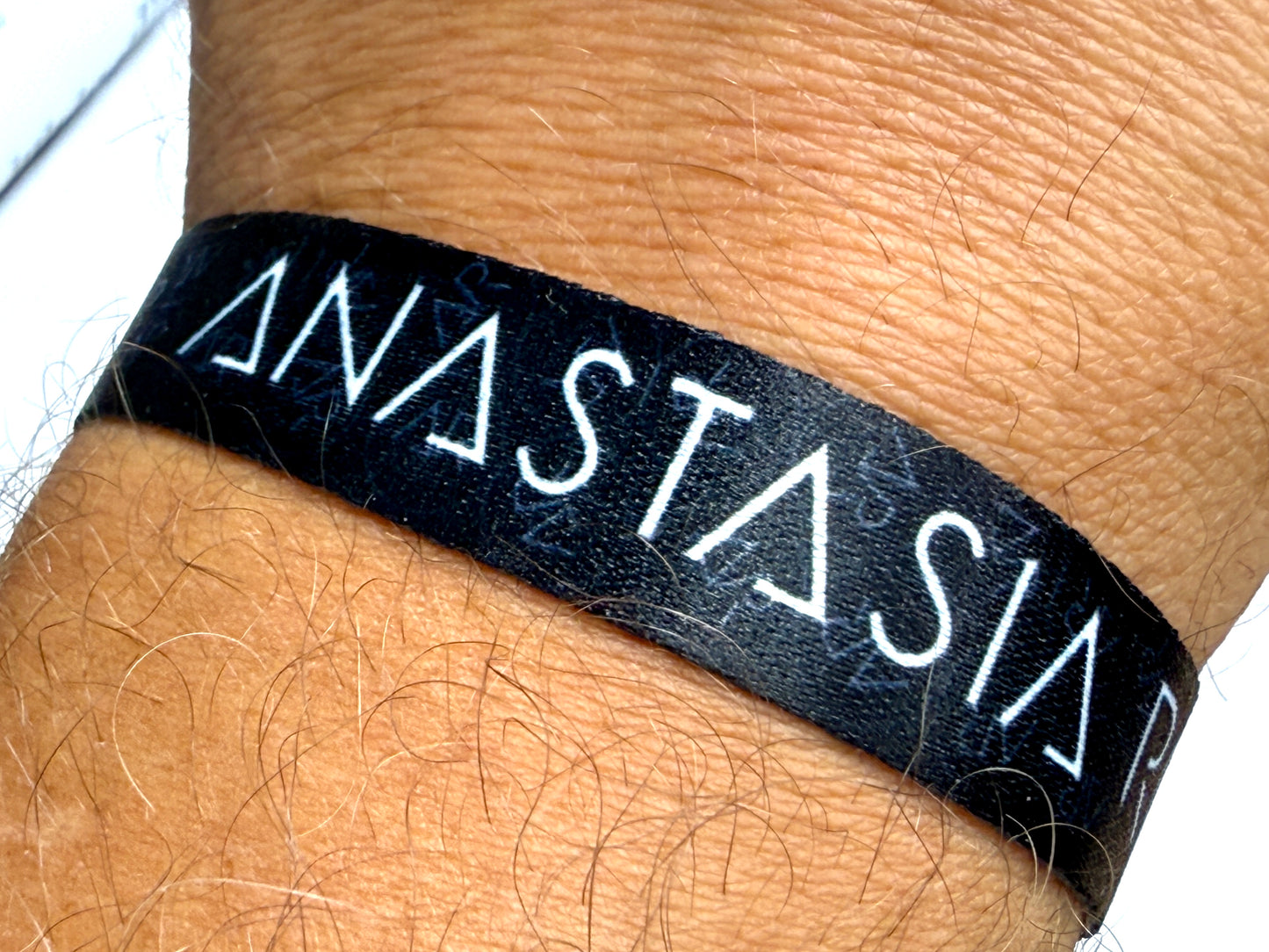 1x Anastasia Rose Festivalbändchen "Team AR"